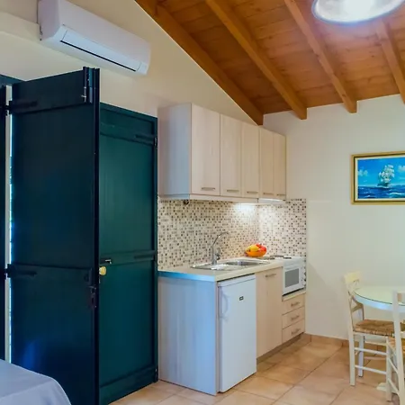 Anthias Garden Apartment